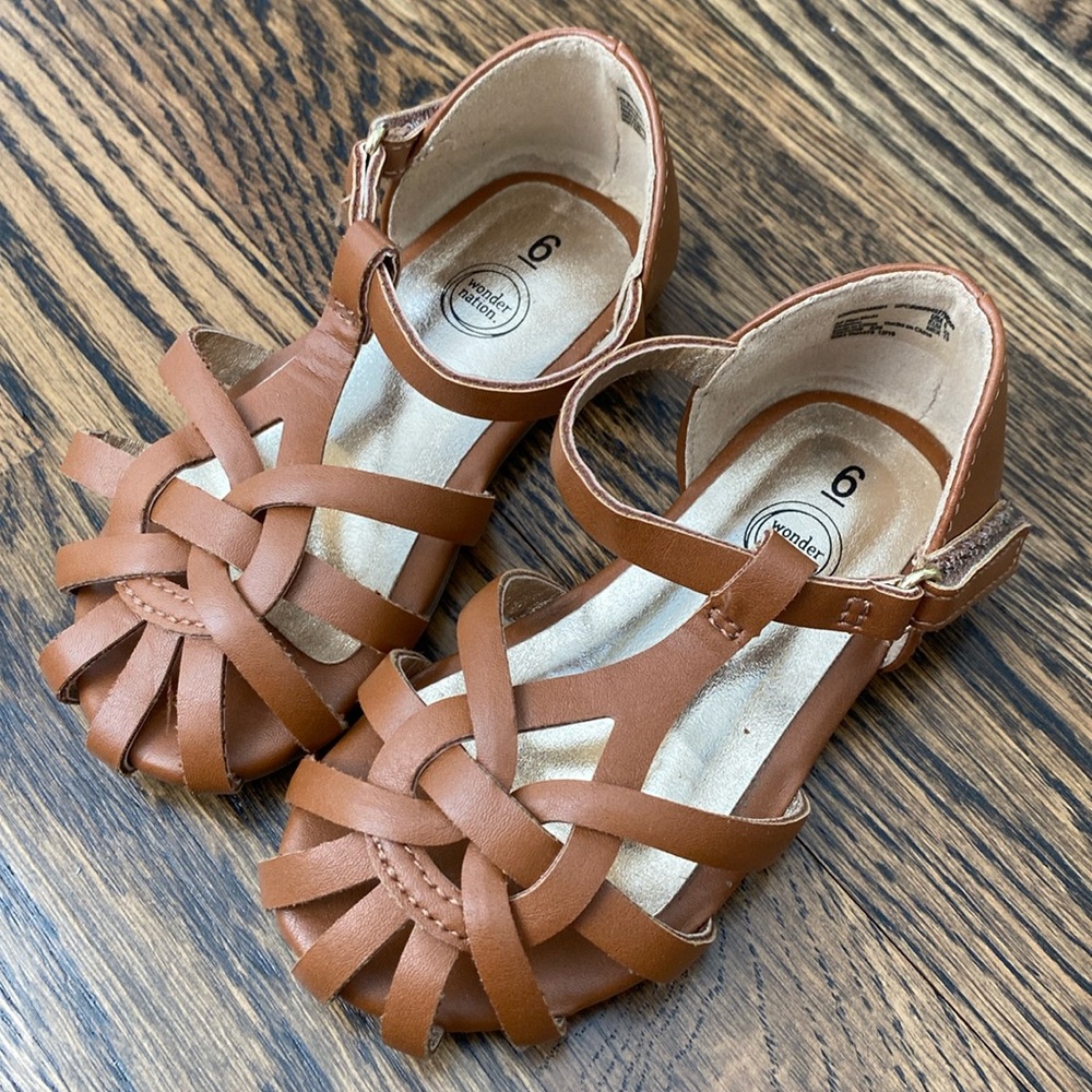 Wonder Nation Tan Cage Sandals Toddler Sz 6